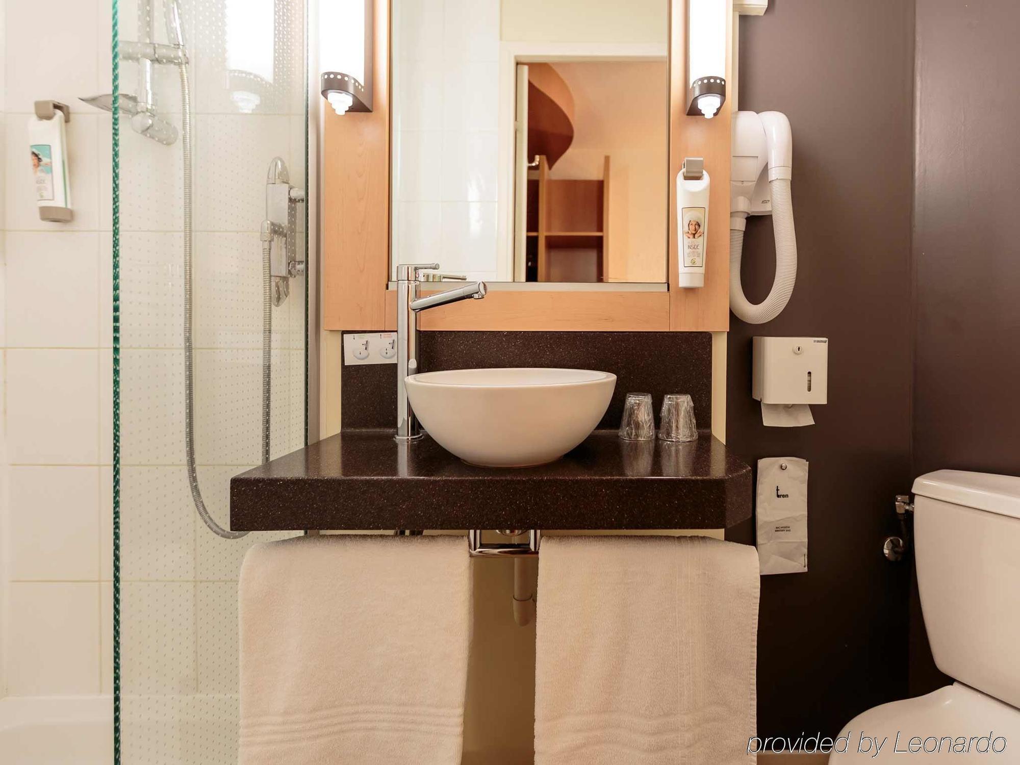 Ibis Ferrand Sud Herbet 3*